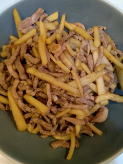 竹筍炒肉絲(低醣生酮餐)(家常菜) 的食譜成品照片