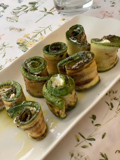 Una foto de Rollitos keto de zuchini