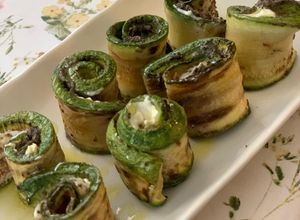 Una foto de Rollitos keto de zuchini