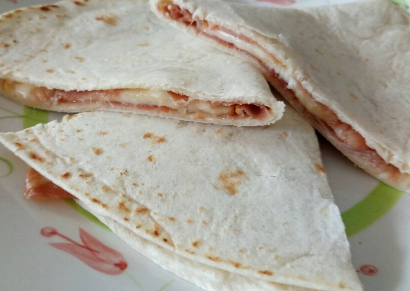 Piadina scamorza e prosciutto