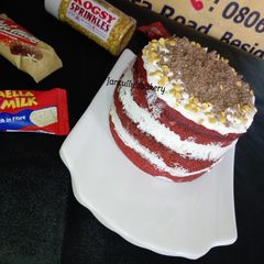 A picture of Secret and sprinkles cake dessert.