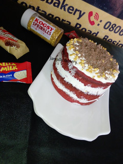 A picture of Secret and sprinkles cake dessert.
