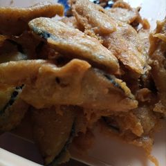 A picture of Baingan k pakorey.