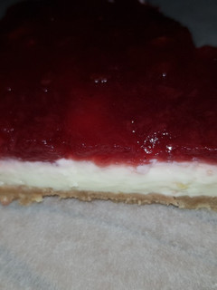 Foto principal de Tarta de queso con galletas y mermelada de 🍓