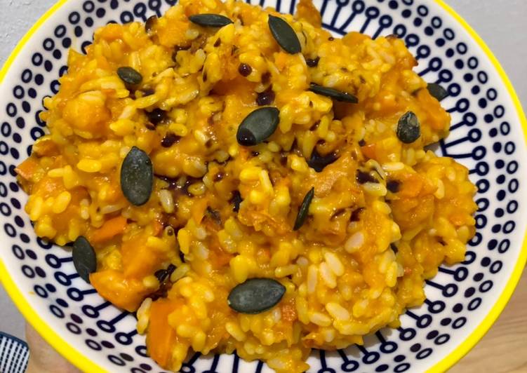 Simple Way to Prepare Quick Cremiges Kürbisrisotto mit Kürbiskernöl und Kürbiskernen