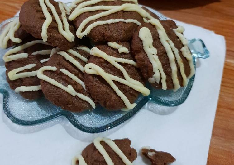 Resep Eggless choco cereal cookies Anti Gagal