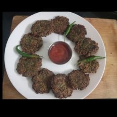 A picture of Spinach Vada.