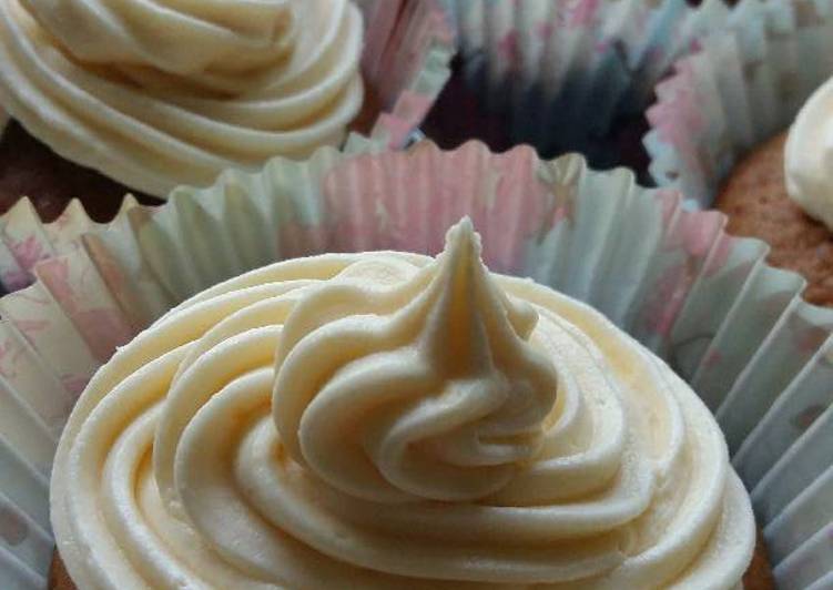 Vickys Maple Syrup Cupcakes, GF DF EF SF NF