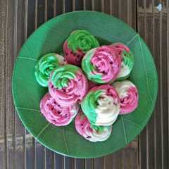 รูปของ Bolu kukus mawar 🌹🌹🌹