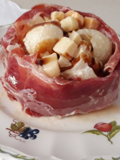 Una foto de Melón con jamón