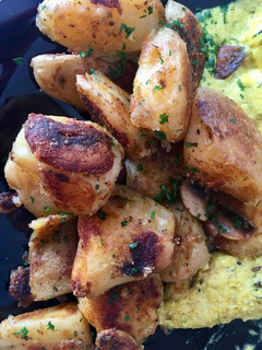 Una foto de Patatas gajo ligeras con champiñones