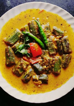 A picture of Okra in dry mango gravy.