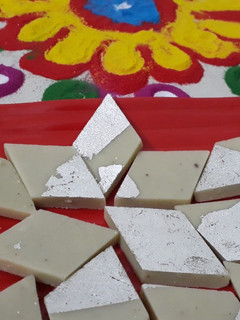 काजू कतली (kaju katli recipe in Hindi) रेसिपी मुख्य फोटो