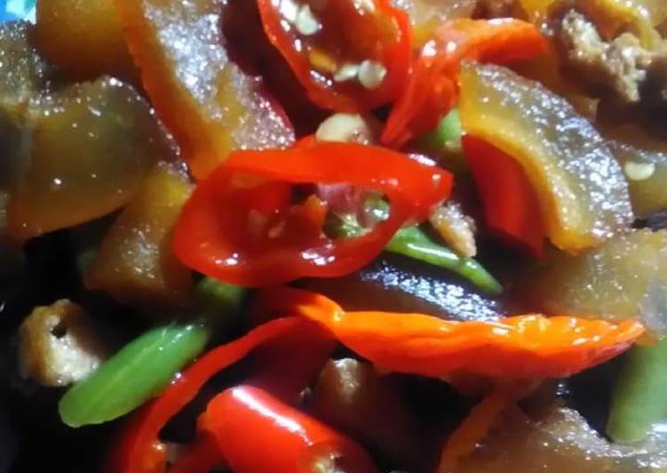 Tumis krecek tahu goreng