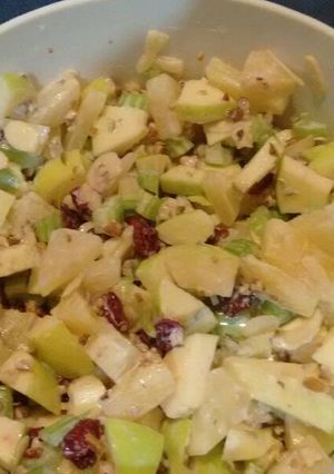Una foto de Ensalada de manzana. ॐ