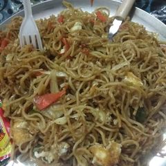A picture of Veggie and egg chowmein.