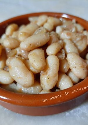 Une photo de Haricots blancs en sauce blanche