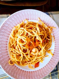 Una foto de Spaghetti, con marisco y soja