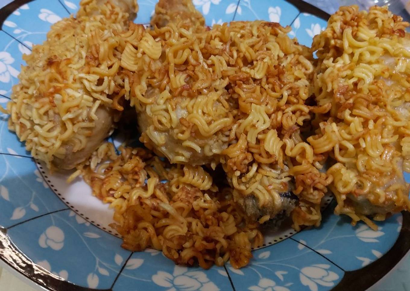 Ayam goreng mie instan