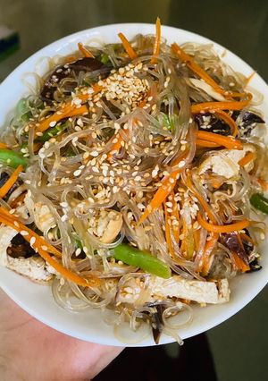 Hình của món Miến trộn chay.
