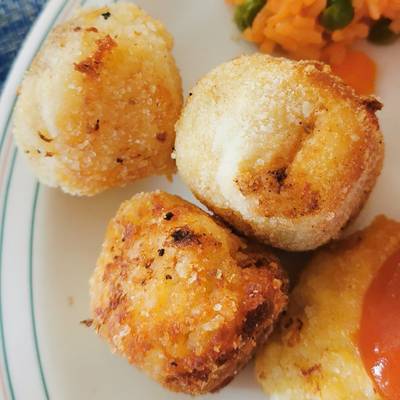 Bolitas de papa y queso Receta de Wendy Sogellag- Cookpad