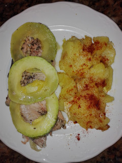Una foto de Truchas en microondas con patatas