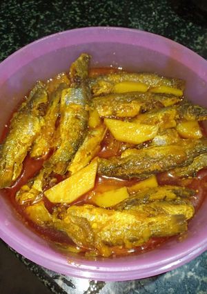 A picture of Tangra fish curry.