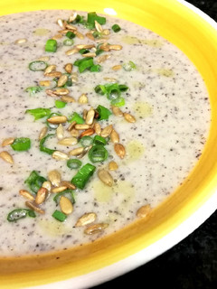 Una foto de Crema de patatas con champiñones y garbanzos