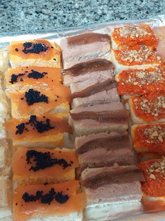 Foto principal de Canapés de pan bimbo variados