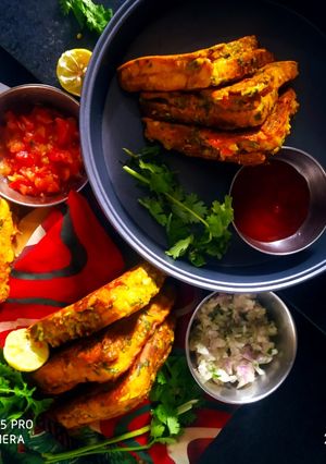 वेज ब्रेड पकोडा (veg bread pakoda recipe in Hindi) रेसिपी मुख्य फोटो
