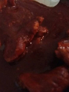 Una foto de Bistec en chile pasilla