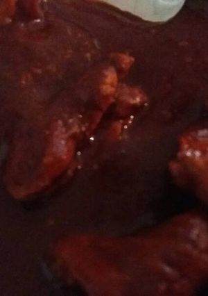 Una foto de Bistec en chile pasilla