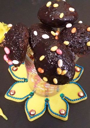 A picture of Biscuit cake Lollipops.