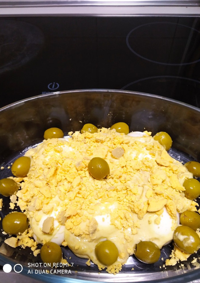 Una foto de Huevos rellenos de atún con mostaza😋