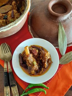 মাটির হাঁড়িতে দম পুখ্ত মাটন (Matir Hanrite Dum Pukht Mutton recipe in bengali) রেসিপির প্রধান ছবি
