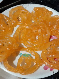 जलेबी (Jalebi recipe in hindi) रेसिपी मुख्य फोटो