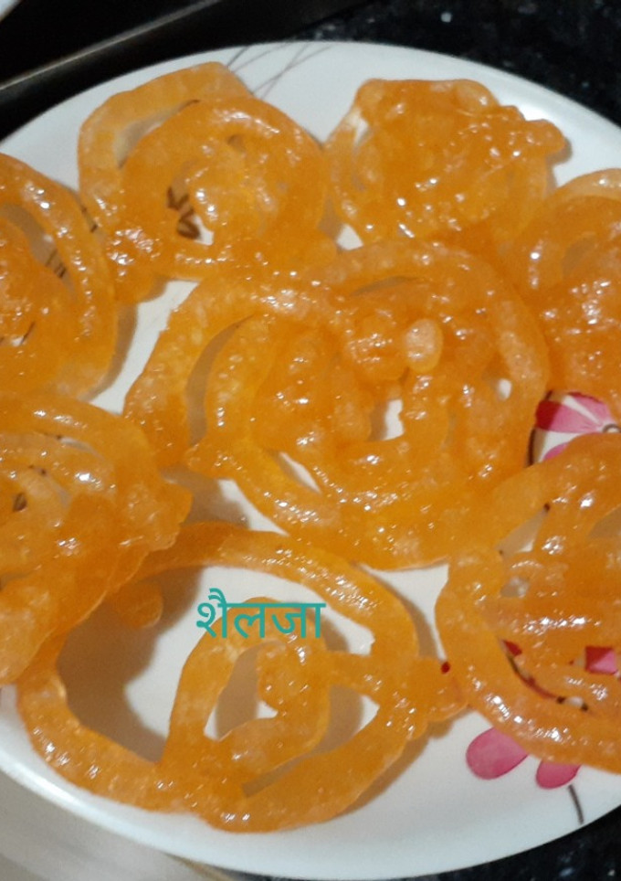 जलेबी (Jalebi recipe in hindi) रेसिपी मुख्य फोटो
