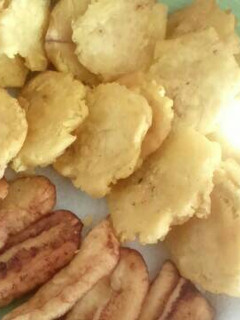 Una foto de Tostones (Los fritos)