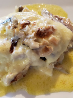 Una foto de Congrio con crema y queso