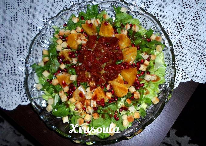 κύρια φωτογραφία συνταγής 💚 Πράσινη σαλάτα με ρόδι, πορτοκάλι και λιαστή ντομάτα