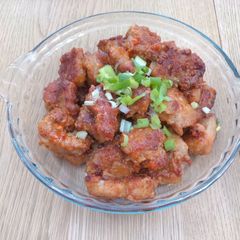 A picture of Korean chilli paste mayonnaise pork.