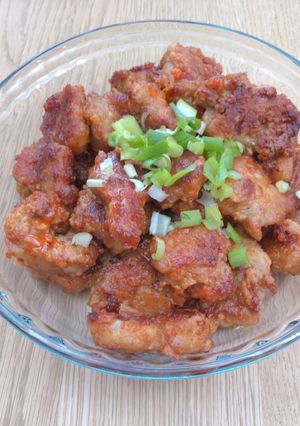 A picture of Korean chilli paste mayonnaise pork.