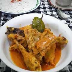A picture of Ayam pedas bumbu tengkleng ayam khas solo.
