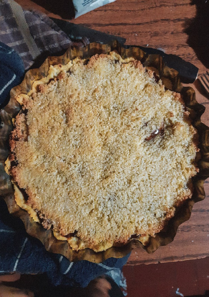 Una foto de Tarta de coco y dulce de leche 🥧