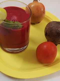 બીટરૂટ સ્મૂધી (Beetroot Smoothie Recipe In Gujarati) રેસીપી મુખ્ય ફોટો