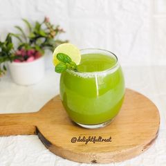 A picture of Cucumber mint cooler.
