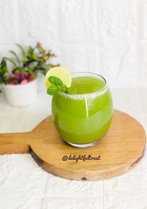 A picture of Cucumber mint cooler.