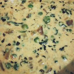 A picture of Matar Malai Methi.