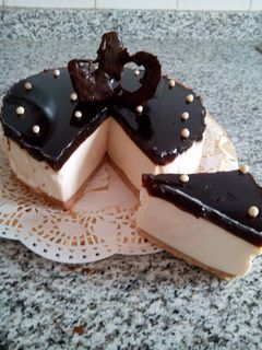 Una foto de Tarta de bailys con gelatina de café