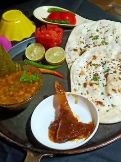 তাওয়া বাটার নান(Tawa butter naan recipe in bengali) রেসিপির প্রধান ছবি